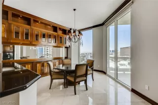 Photo #5: 2206429 Listing