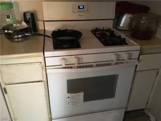 Photo #4: 2206448 Listing