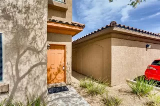 Photo #1: 2206487 Listing