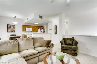 Photo #6: 2206487 Listing