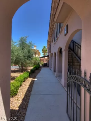 Photo #1: 2206503 Listing 