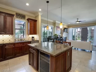 Photo #5: 2206503 Listing 