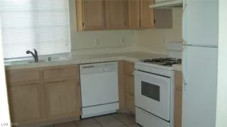 Photo #5: 2206561 Listing 