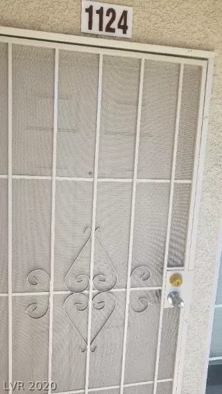 Photo #1: 2206592 Listing