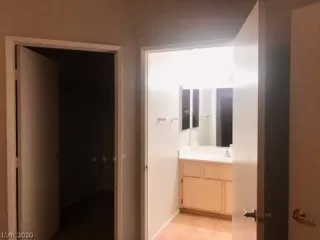 Photo #4: 2206592 Listing