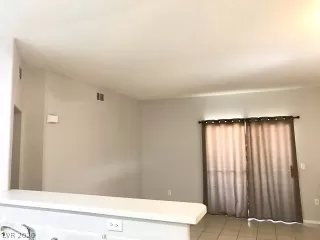 Photo #5: 2206592 Listing