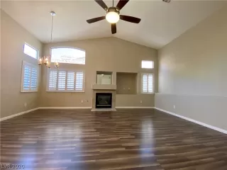 Photo #5: 2206689 Listing 