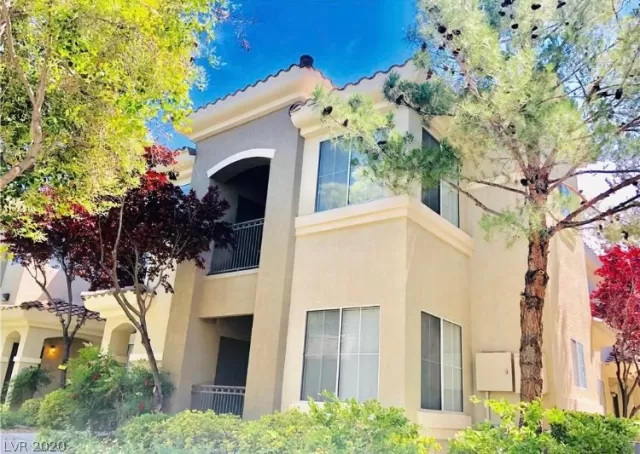 MLS: 2206708 Condo For Sale