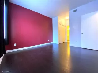 Photo #5: 2206708 Listing