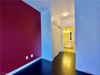 Photo #6: 2206708 Listing