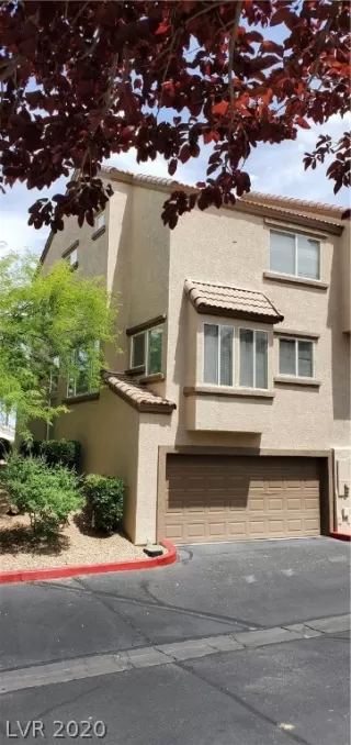 Photo #3: 2206710 Listing