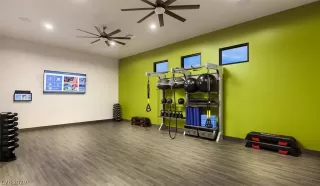 Photo #3: 2206748 Listing