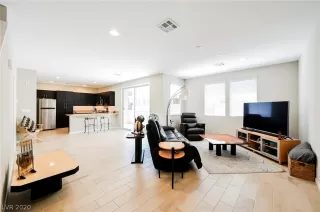 Photo #4: 2206748 Listing