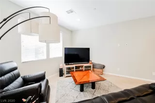 Photo #5: 2206748 Listing