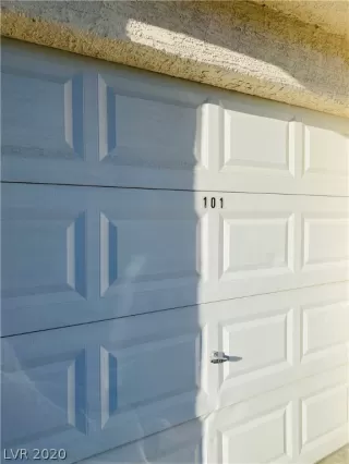 Photo #2: 2206761 Listing