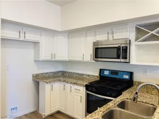 Photo #5: 2206761 Listing