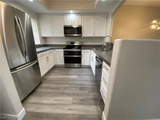 Photo #4: 2206772 Listing