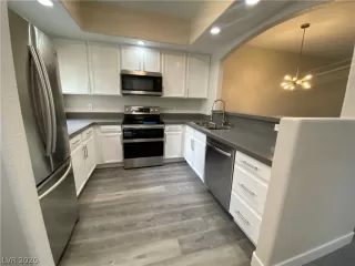 Photo #5: 2206772 Listing