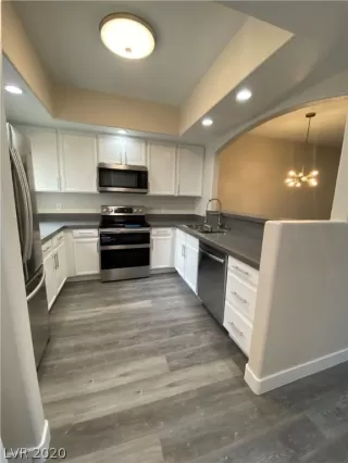 Photo #6: 2206772 Listing