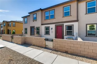 Photo #2: 2206797 Listing