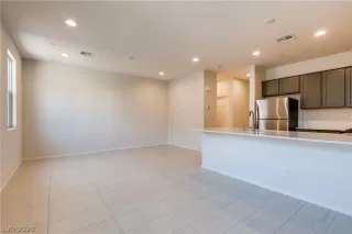 Photo #3: 2206797 Listing