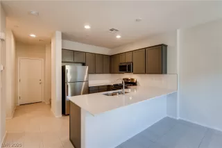 Photo #6: 2206797 Listing