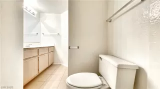 Photo #3: 2206802 Listing