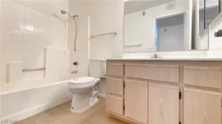 Photo #5: 2206802 Listing