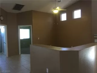 Photo #5: 2206823 Listing 