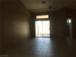 Photo #6: 2206823 Listing 