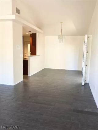 Photo #4: 2206826 Listing