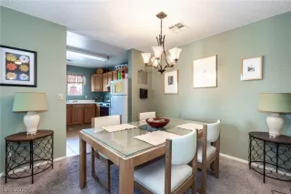 Photo #6: 2206852 Listing