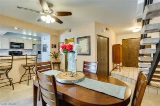 Photo #6: 2206856 Listing