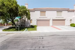 Photo #3: 2206907 Listing