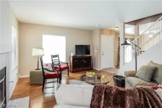 Photo #5: 2206907 Listing