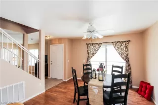 Photo #6: 2206907 Listing