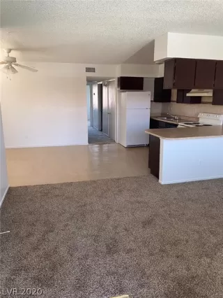 Photo #3: 2206910 Listing