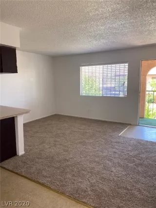Photo #4: 2206910 Listing
