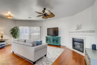 Photo #5: 2206952 Listing 