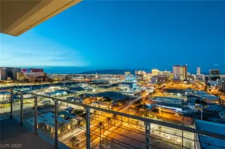 Photo #1: 2206987 Listing