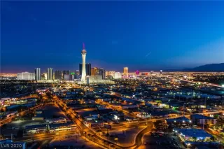 Photo #2: 2206987 Listing