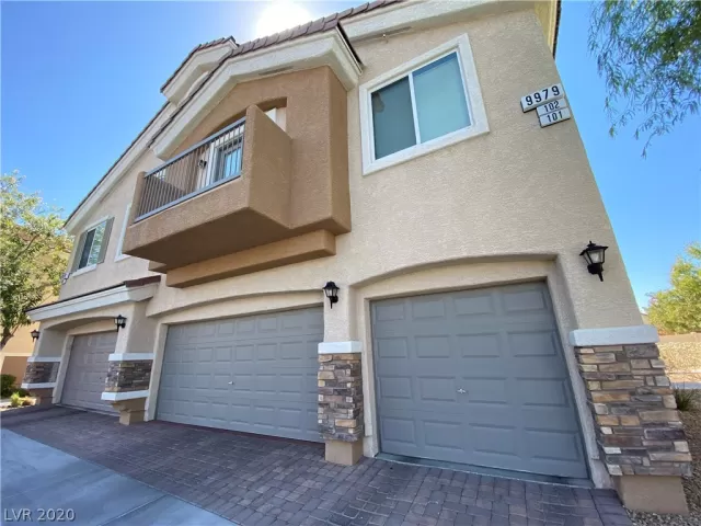 MLS: 2207000 Condo For Sale