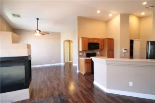 Photo #3: 2207000 Listing