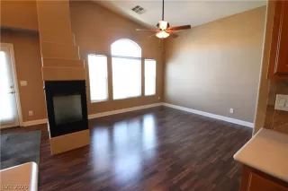 Photo #5: 2207000 Listing