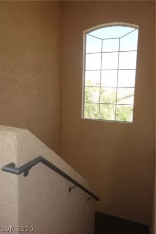 Photo #5: 2207082 Listing