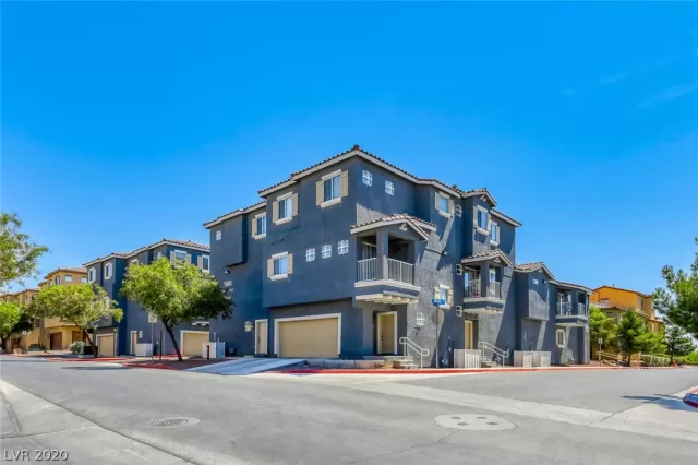 MLS: 2207117 Condo For Sale