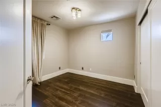 Photo #4: 2207203 Listing