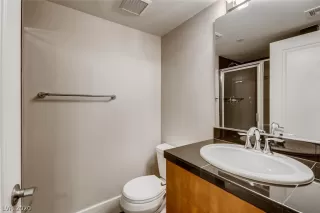 Photo #6: 2207203 Listing