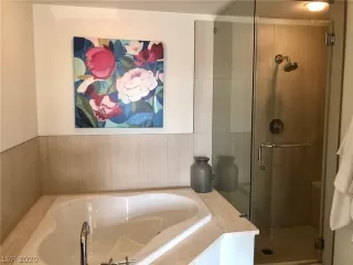 Photo #6: 2207250 Listing