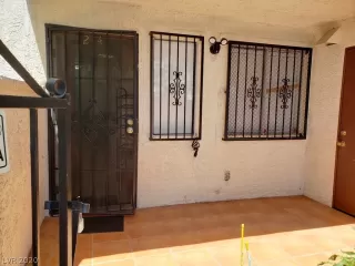 Photo #1: 2207262 Listing